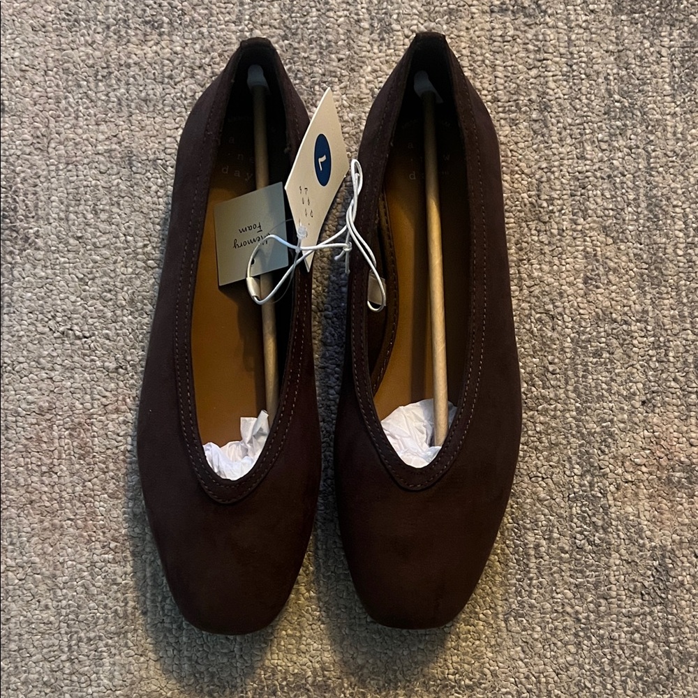 A New Day 7 Sammie Flats - NWT